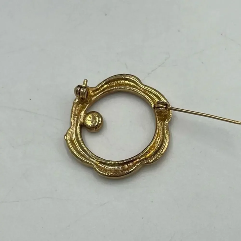 Gold Tone Round Circular Wreath Red Garnet Color Stone Unsigned Brooch‎